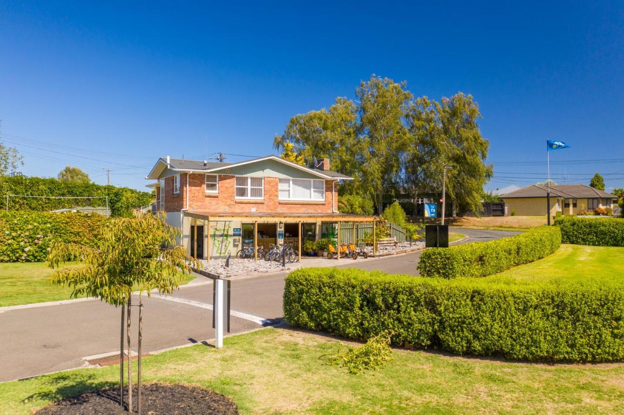 Cambridge Top 10 Holiday Park Exterior photo