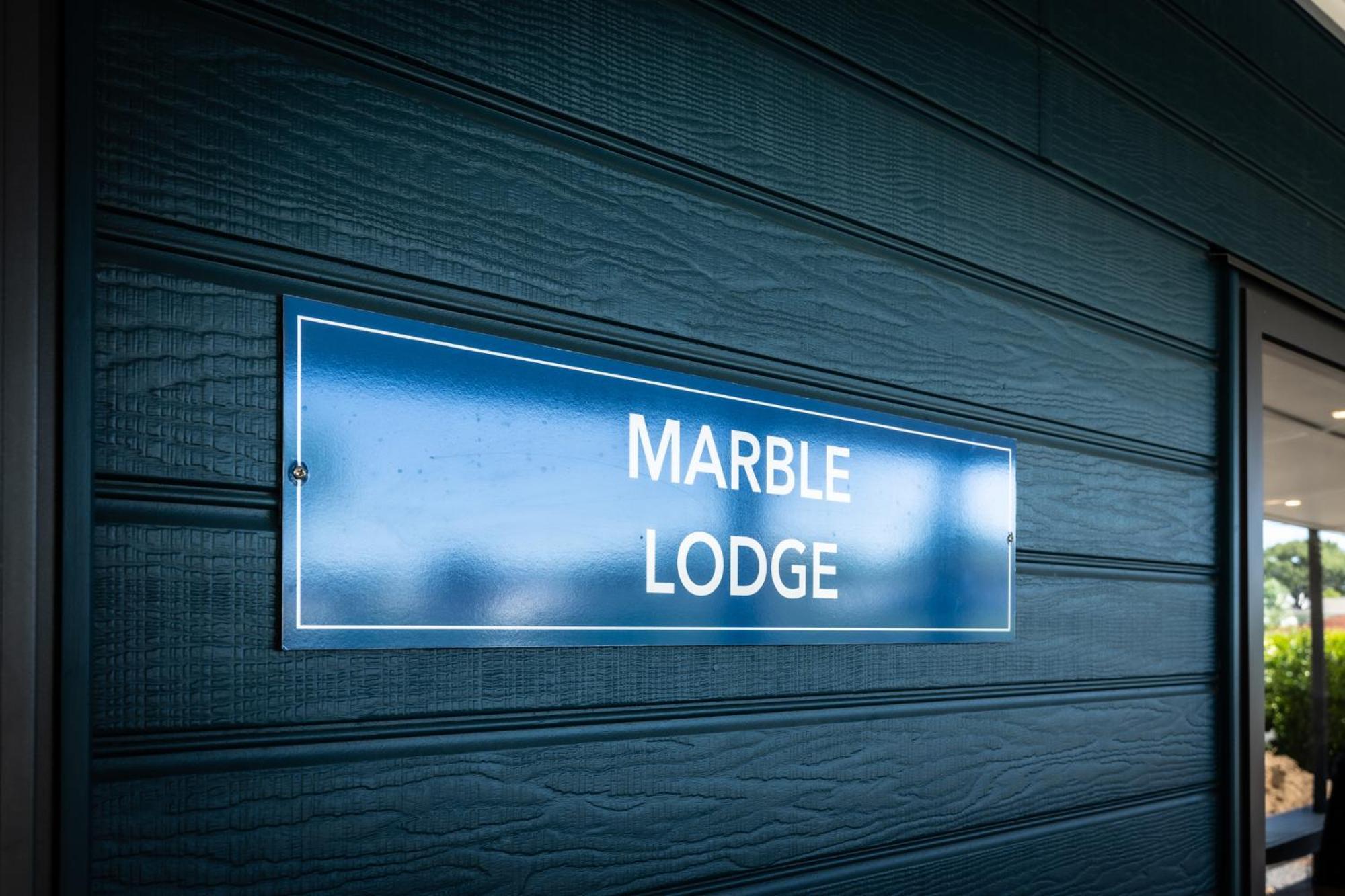 Cambridge Top 10 Holiday Park Exterior photo